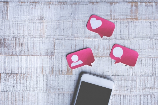 smartphone interazioni social